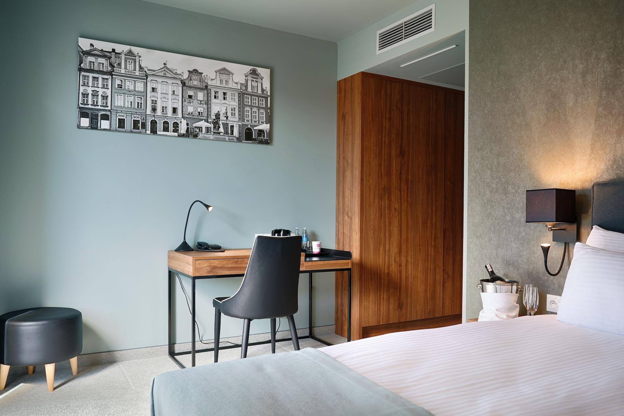 Focus Hotel Познан Екстериор снимка