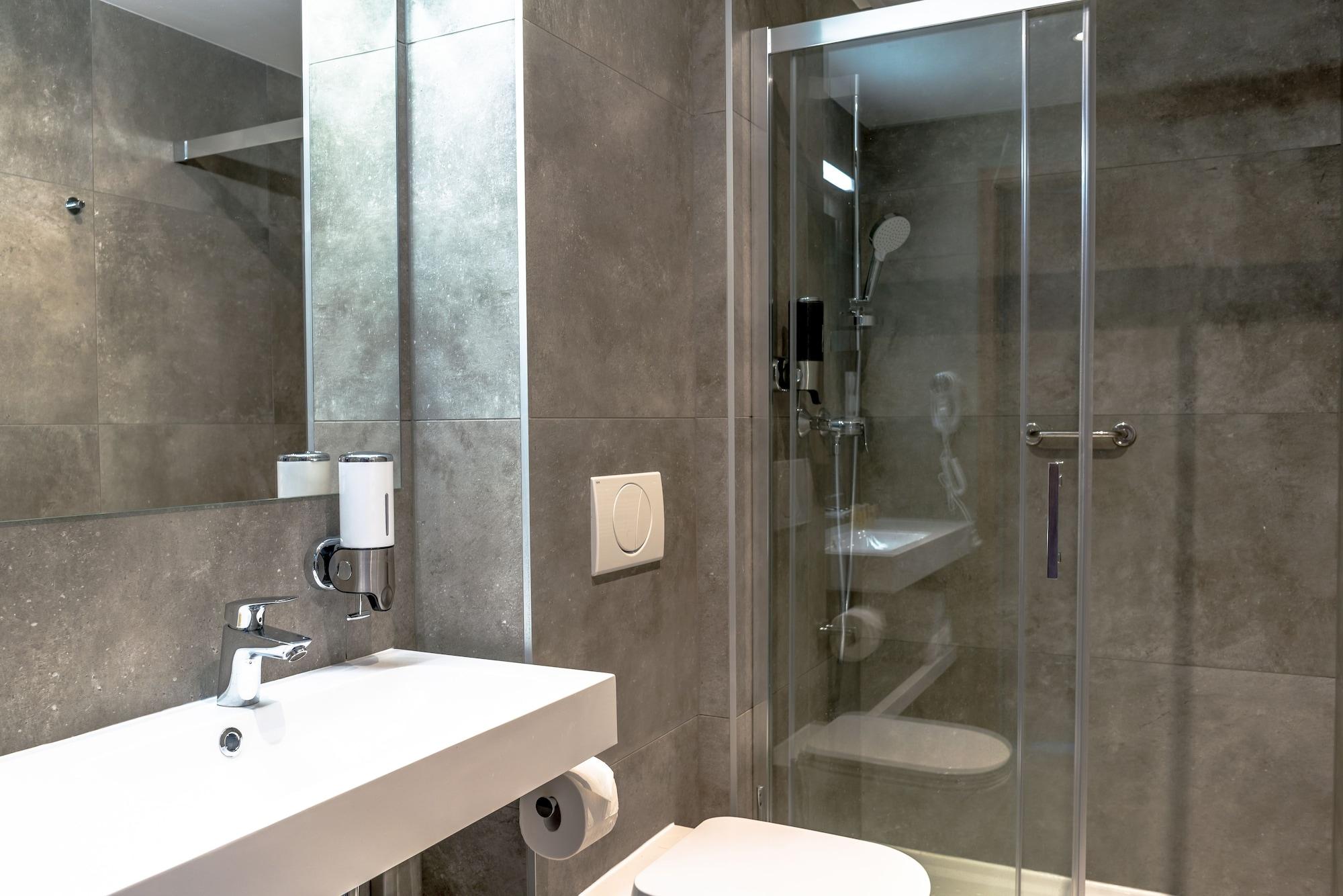 Focus Hotel Познан Екстериор снимка