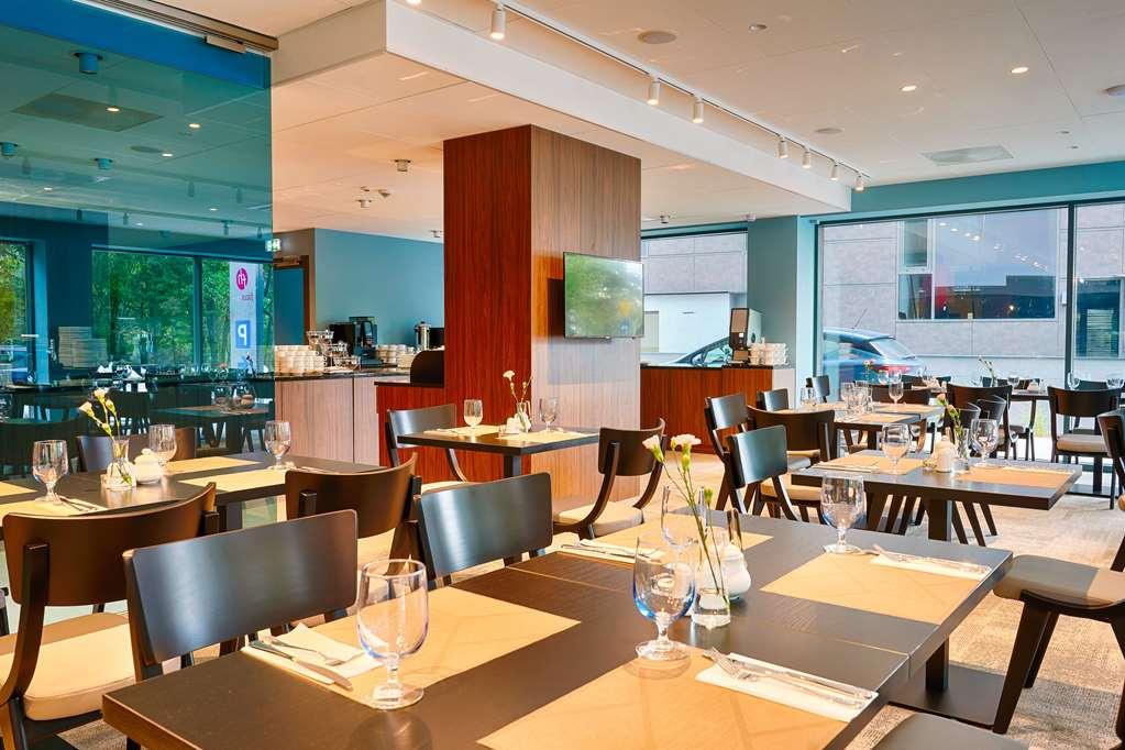 Focus Hotel Познан Ресторант снимка